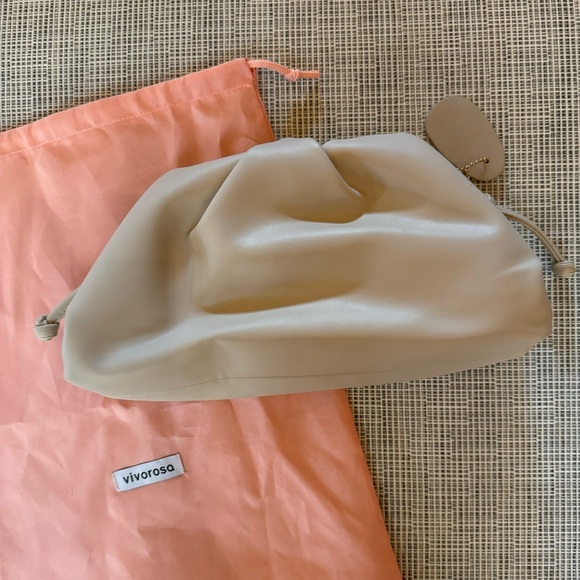 Vivorosa Valentina Clutch in Cream - Picture 2 of 4